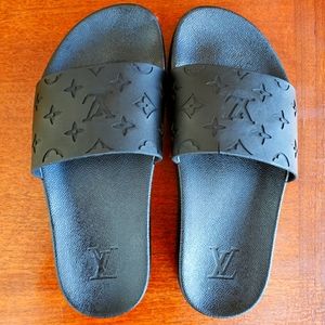 Louis Vuitton LV Black Mules size 6 (36) pre-owned